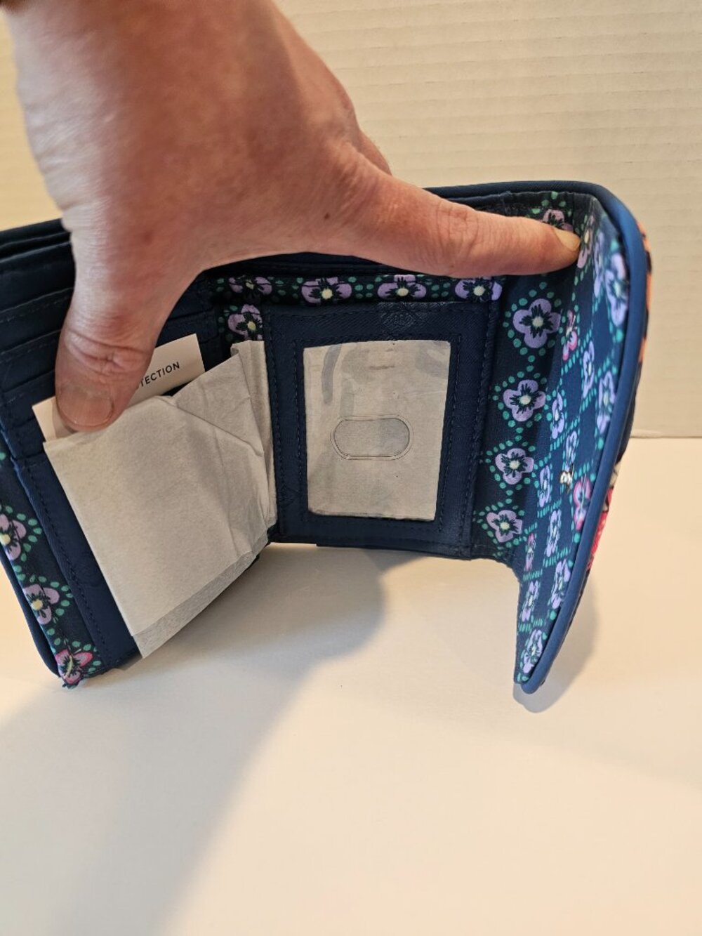 NWT Vera Bradley RFID Riley Compact Wallet Dragon Fruit Floral Paisley Blue Pink - Picture 8 of 12